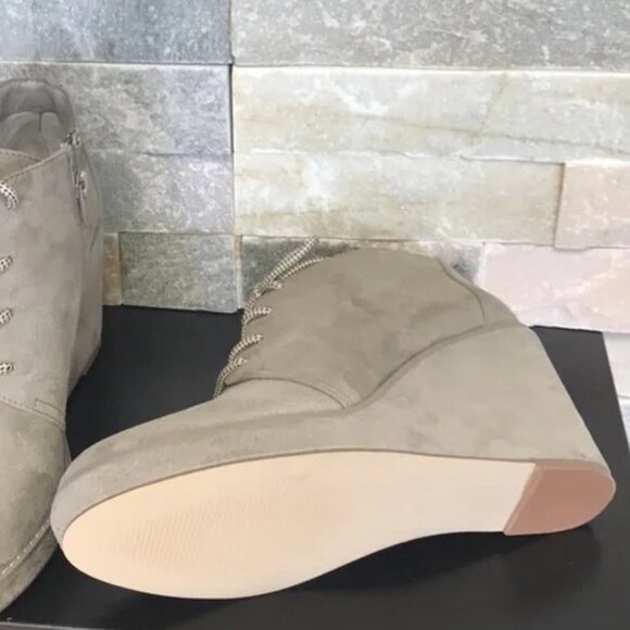 Carlos by Carlos Santana Wills Lace Up Wedge - Picture 4 of 7